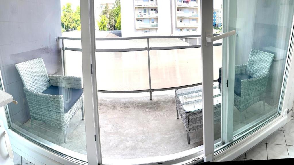 Cool Studio Saint Louis Vicino Stazione/Aereoporto Apartment Exterior photo