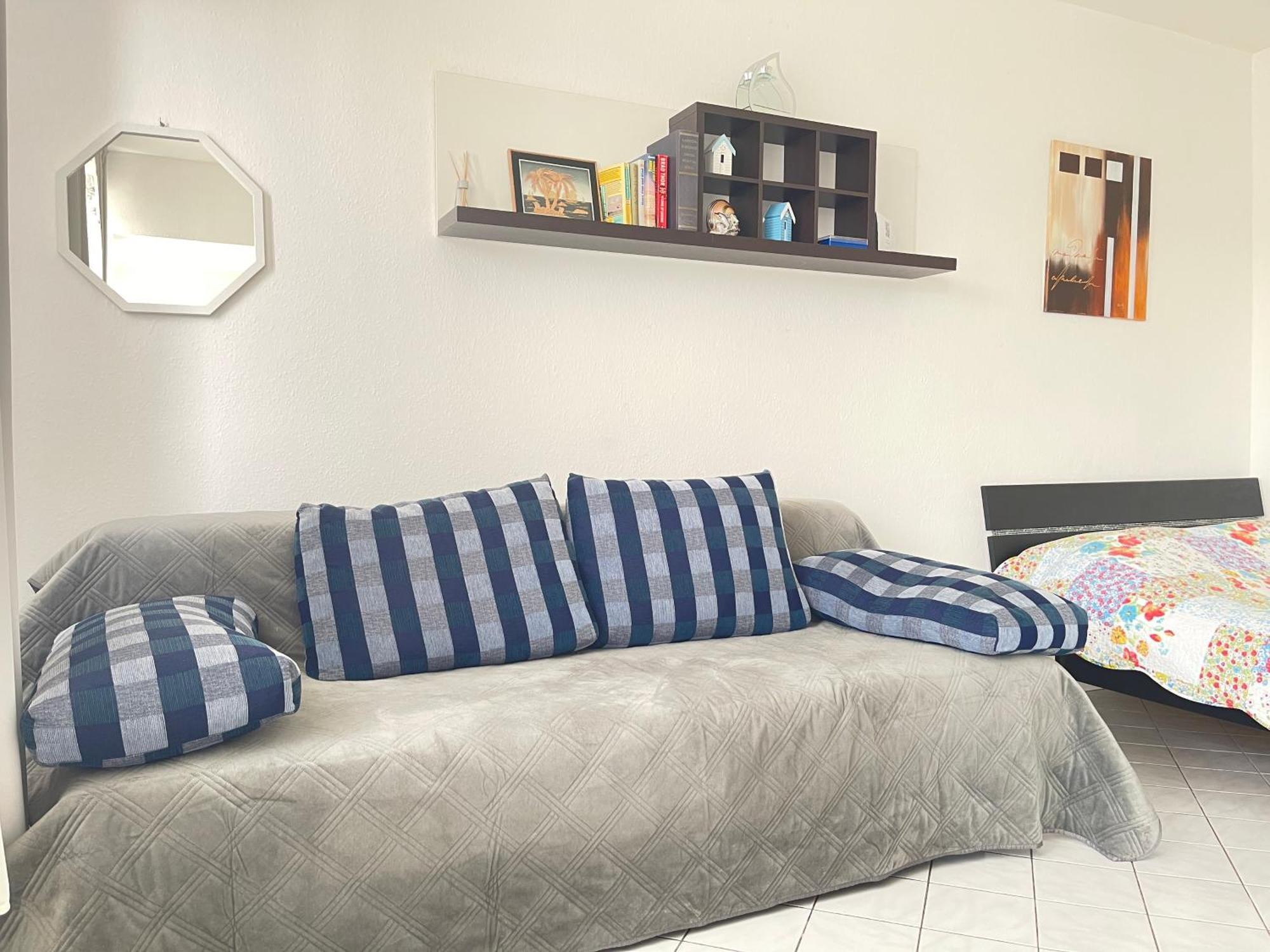 Cool Studio Saint Louis Vicino Stazione/Aereoporto Apartment Exterior photo