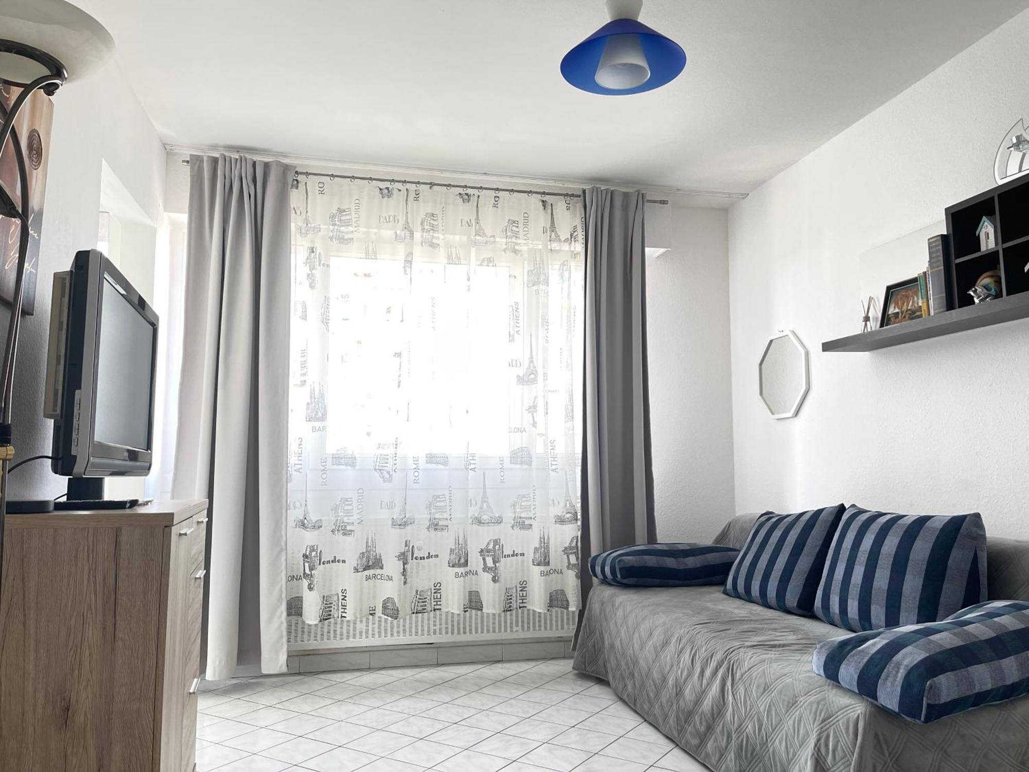 Cool Studio Saint Louis Vicino Stazione/Aereoporto Apartment Exterior photo