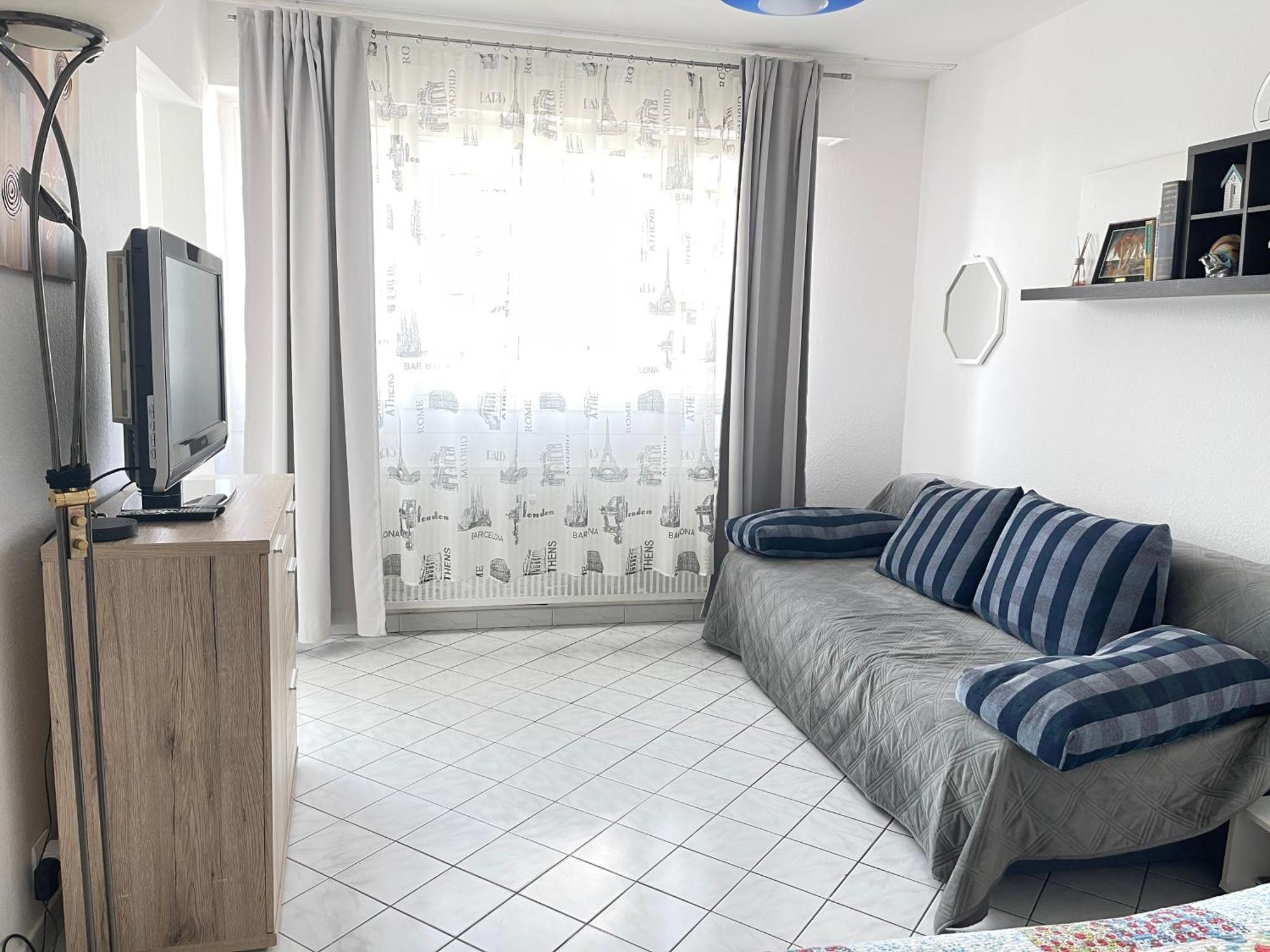 Cool Studio Saint Louis Vicino Stazione/Aereoporto Apartment Exterior photo